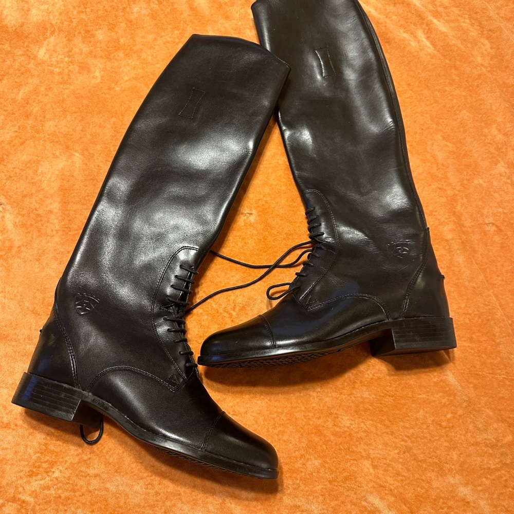 BNWOT Ariat english Riding Boots